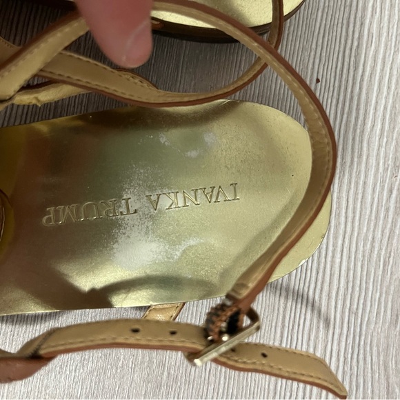 Ivanka Trump Embellished T strap sandals size 10 - Picture 3 of 5
